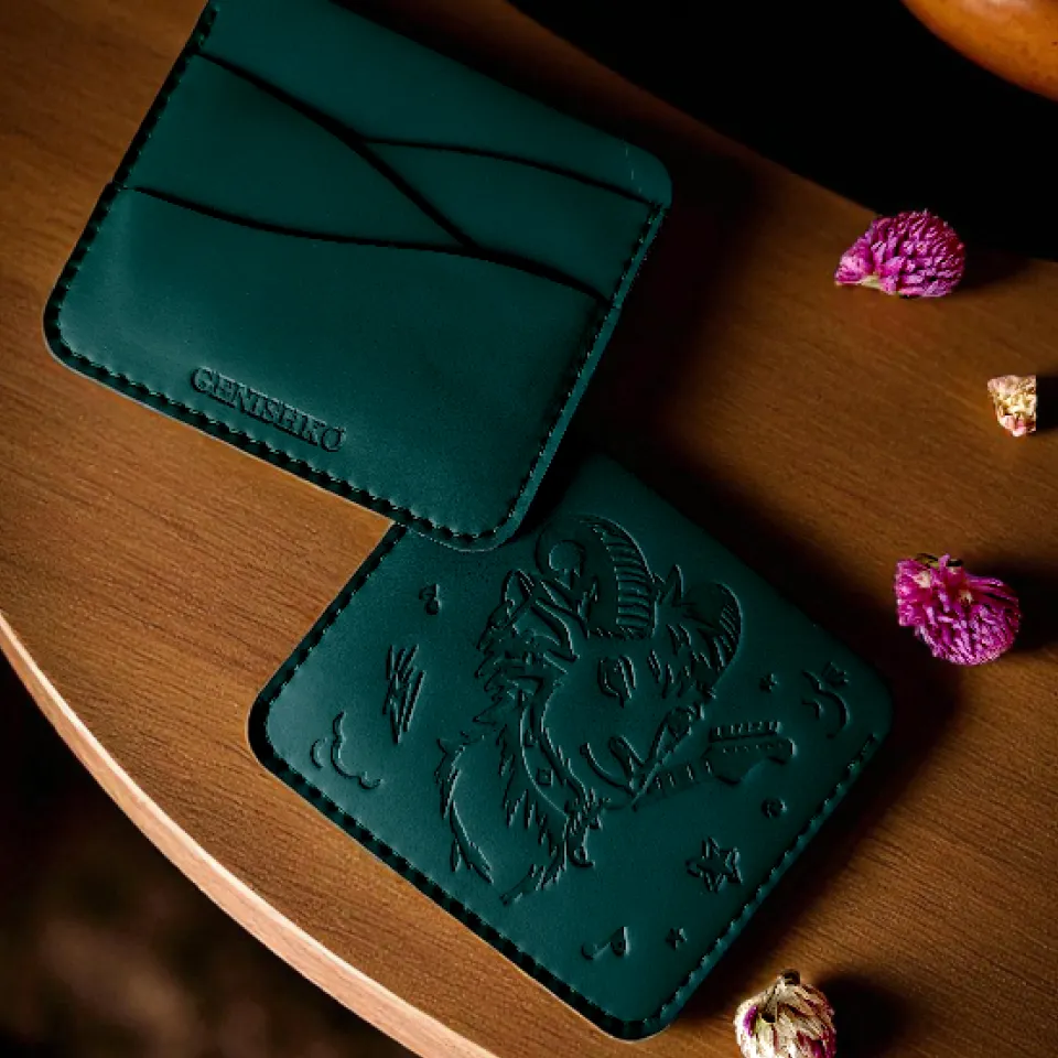 Картхолдер с козлом панк-рокером