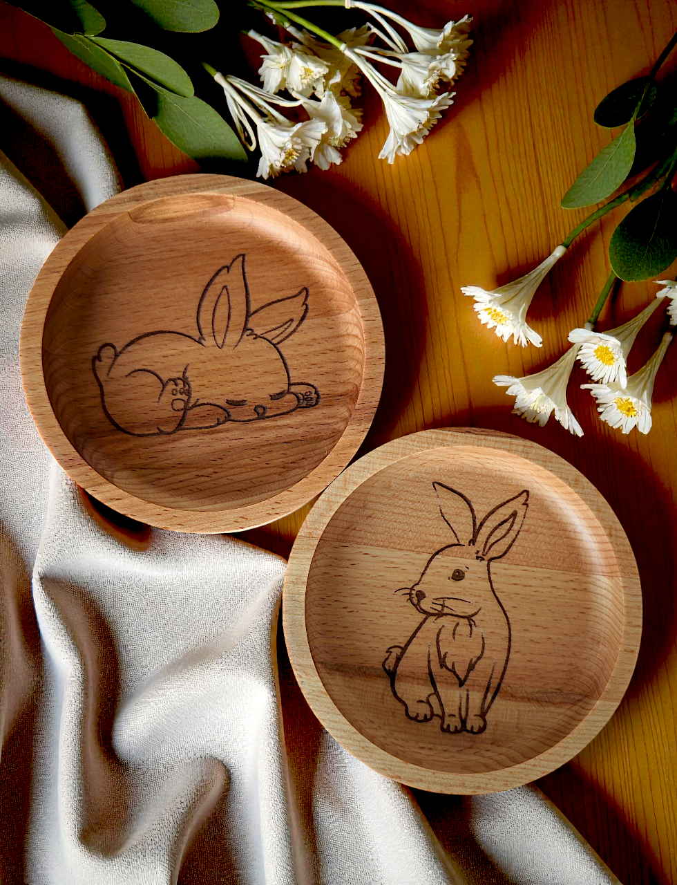 Тарелочка деревянная с авторским рисунком "Кролик",
