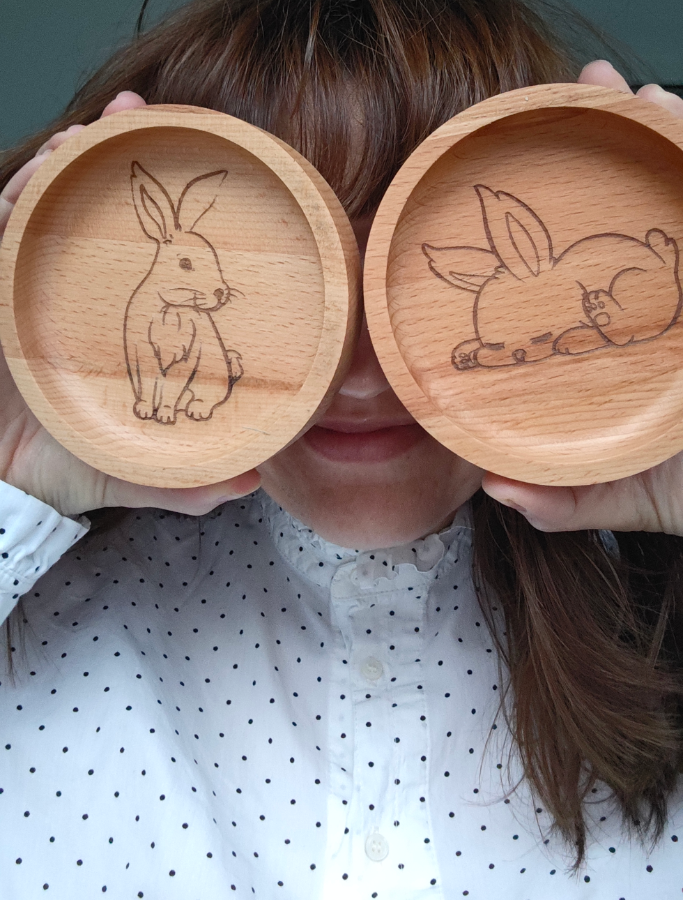 Тарелочка деревянная с авторским рисунком "Кролик",